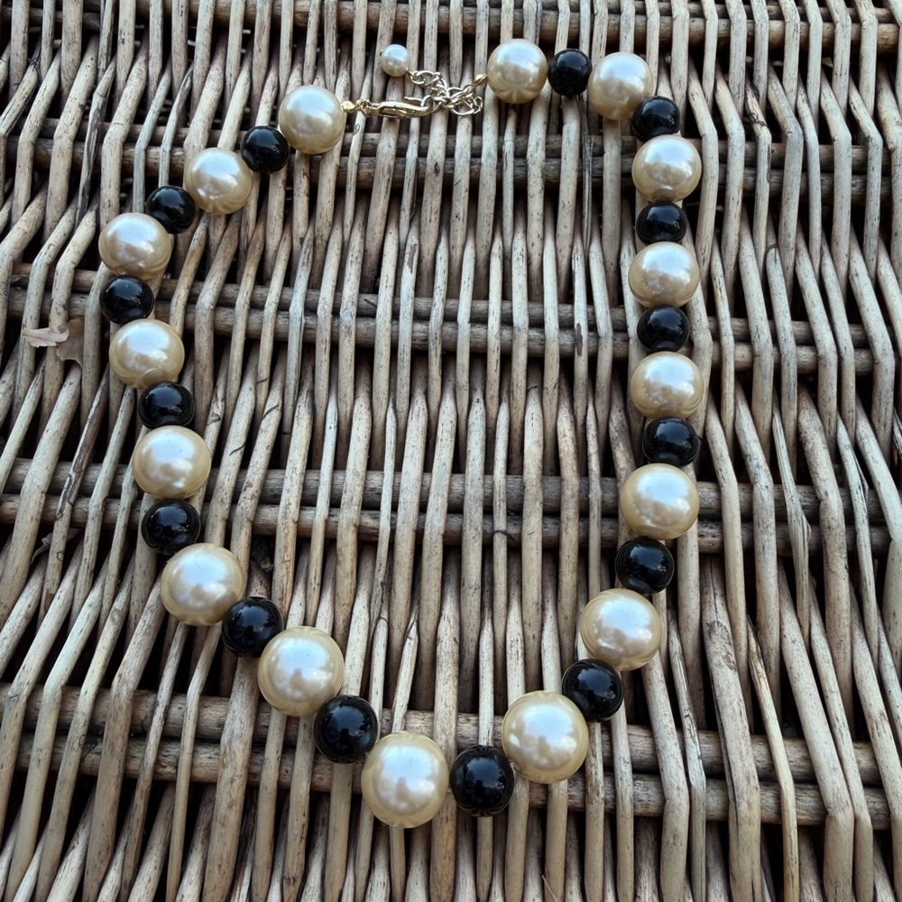 🎯Vintage Pearl Necklace Single strand retro Elegant Black/Cream 60’s-80’s